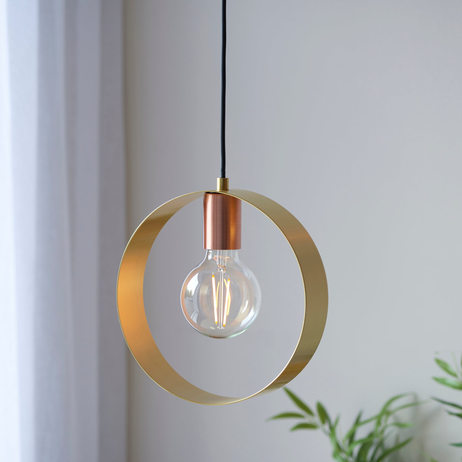 Hoop 1 Pendant Light Brushed Brass/Nickel/Copper – Brass