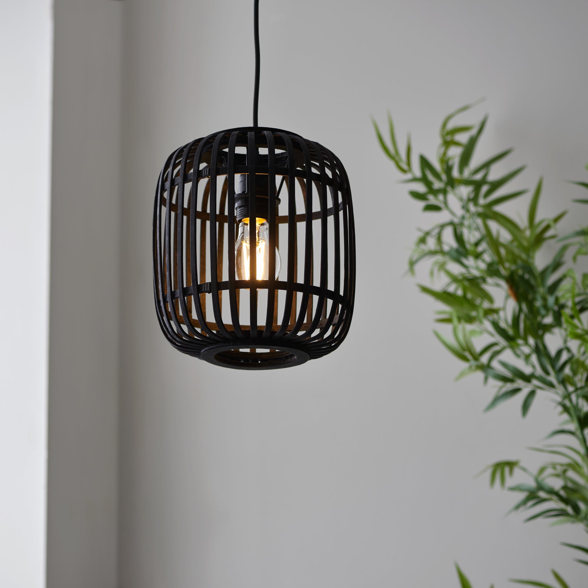 Mathias 1 Pendant Light Dark Bamboo – Black