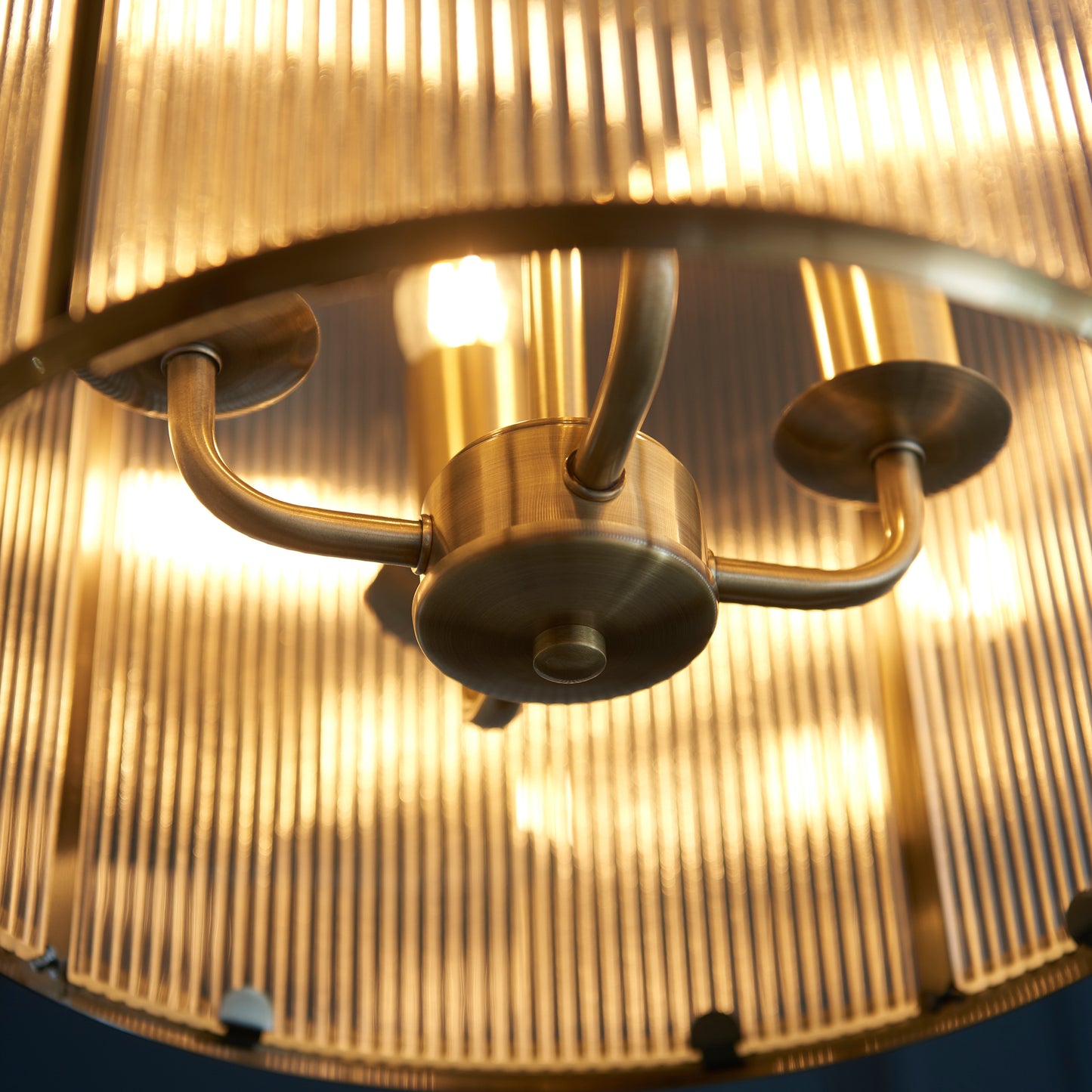 Lambeth Ribbed 4lt Pendant – Brass