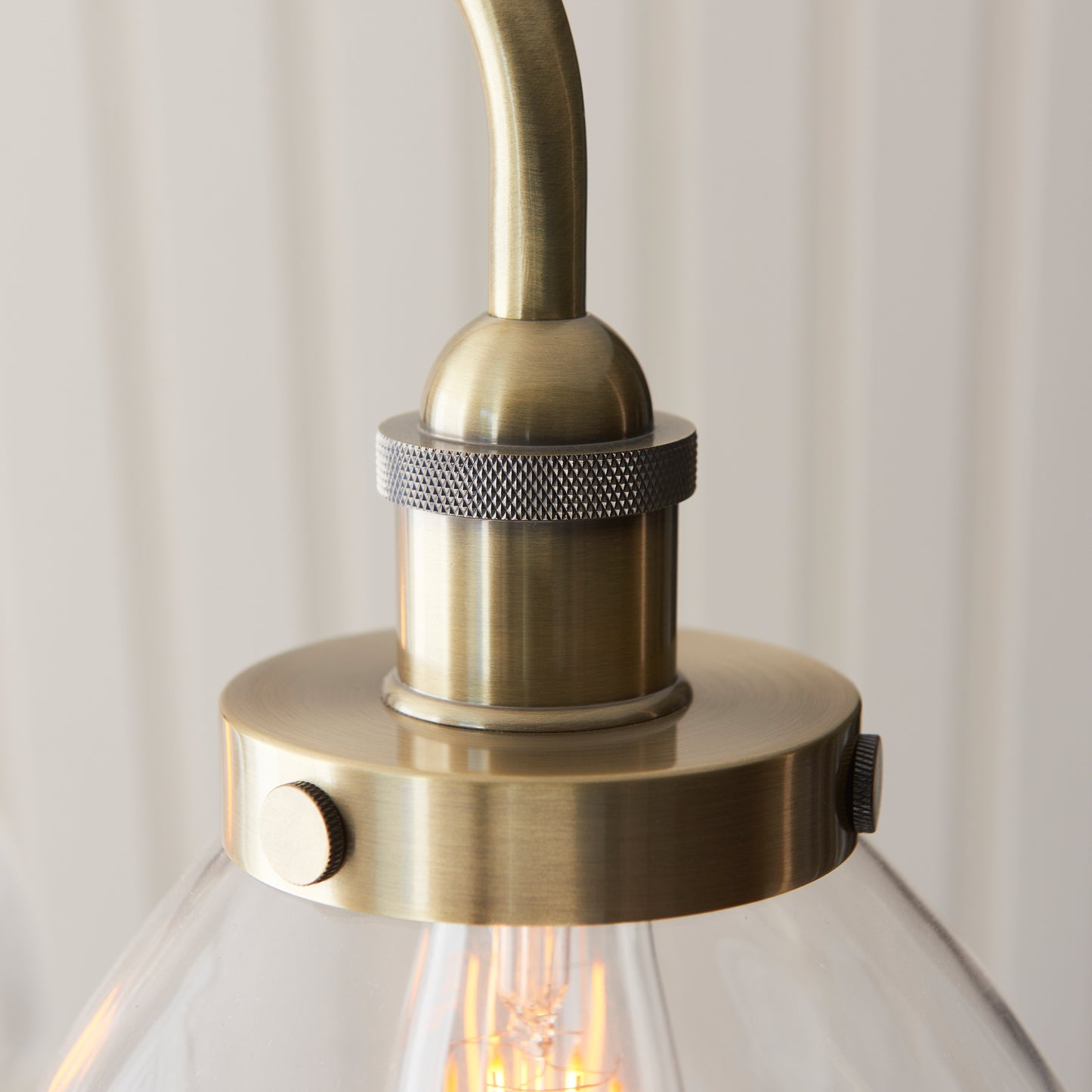 Hansen 3 Pendant Light Antique Brass – Brass