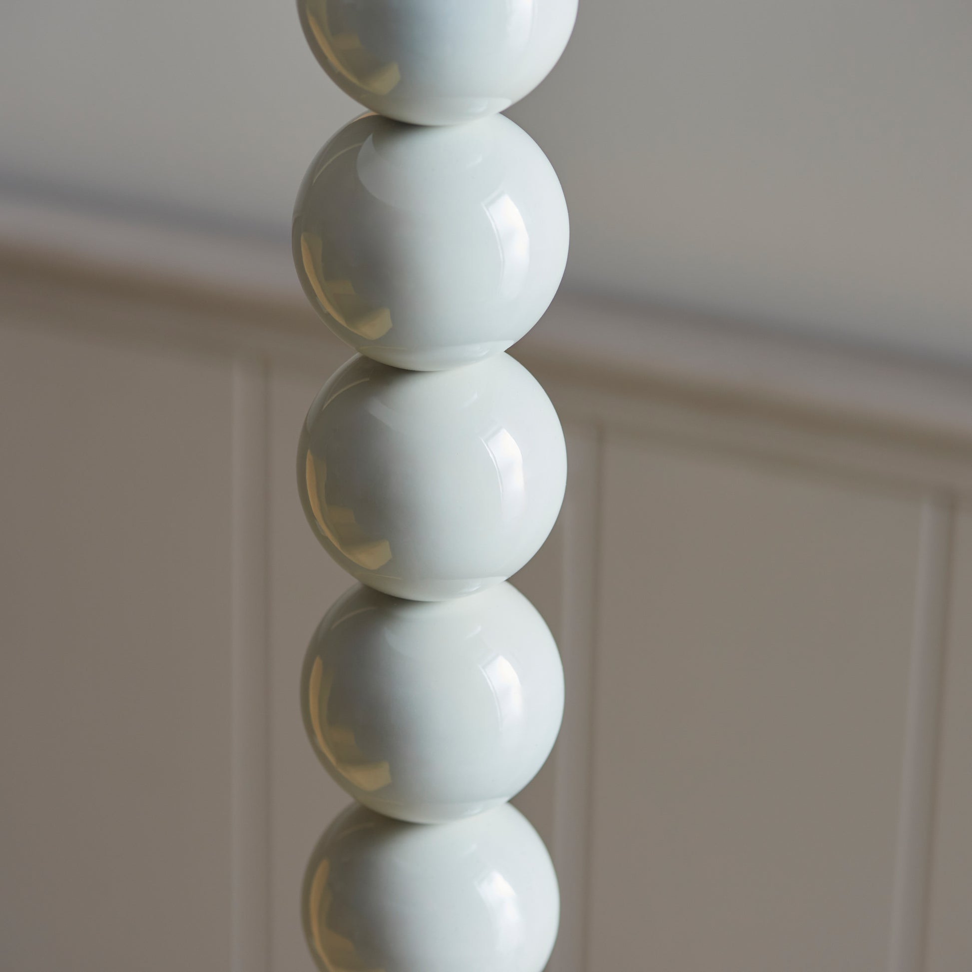Higgledy Floor Lamp Base Gloss Almond White Paint – Natural