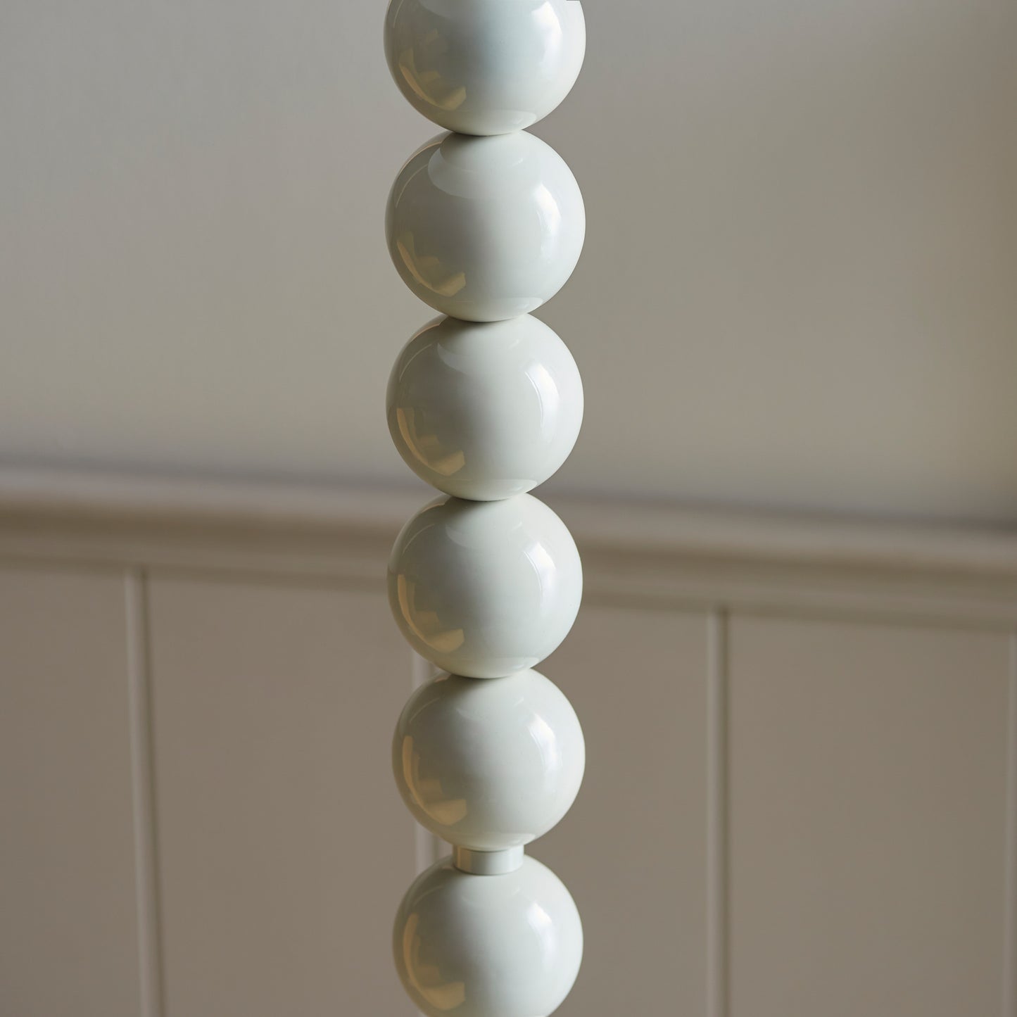 Higgledy Floor Lamp Base Gloss Almond White Paint – Natural