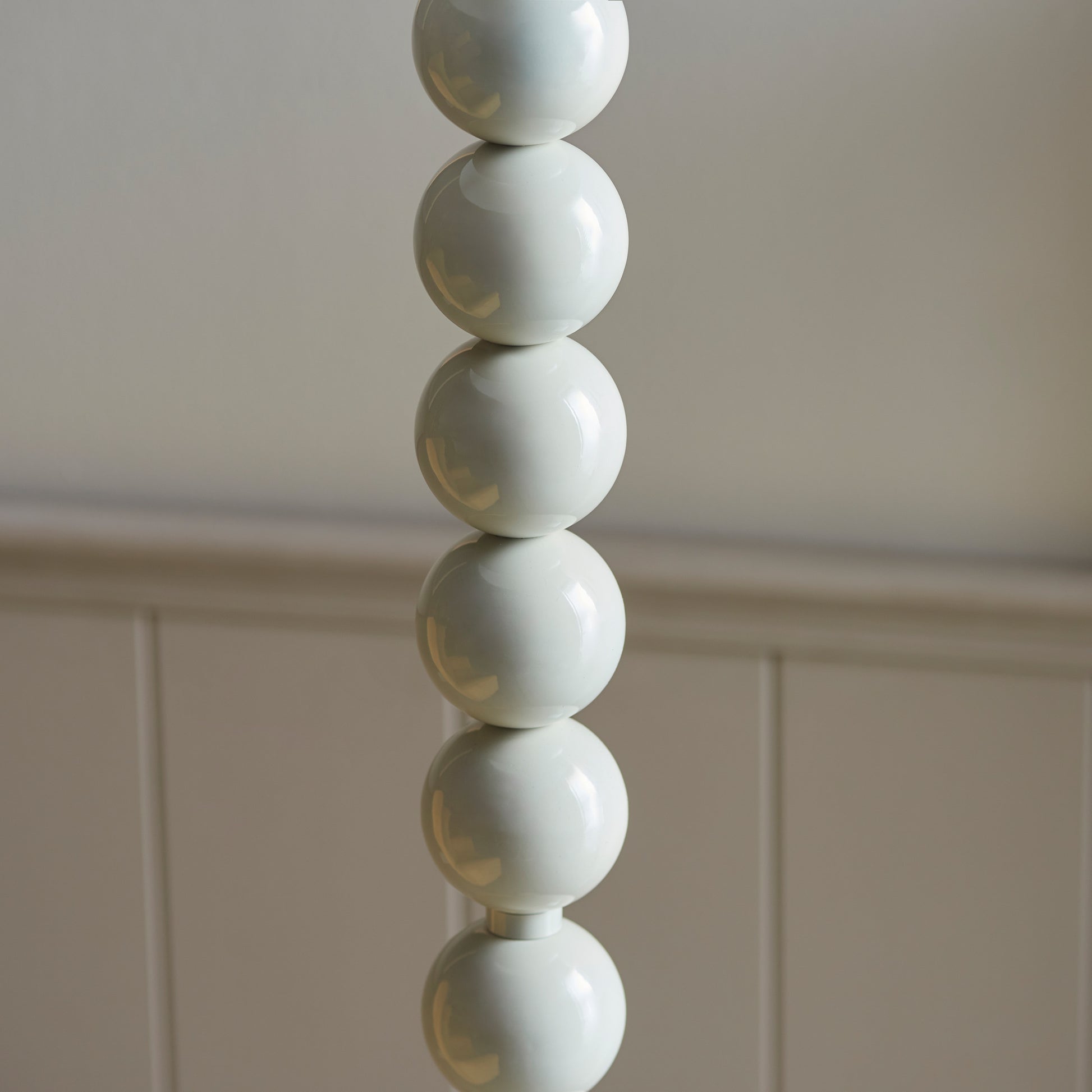 Higgledy Floor Lamp Base Gloss Almond White Paint – Natural