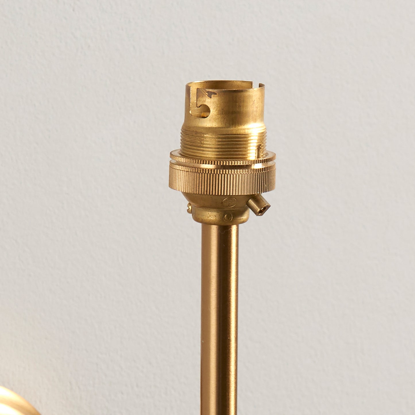 Obelisk T Bar 1 Wall Light Fitting Brushed Brass – Brass