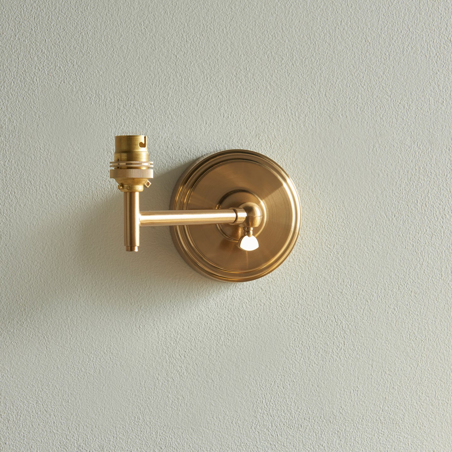 Step Fold 1 Wall Light Fitting Brushed Aged Brass – Brass