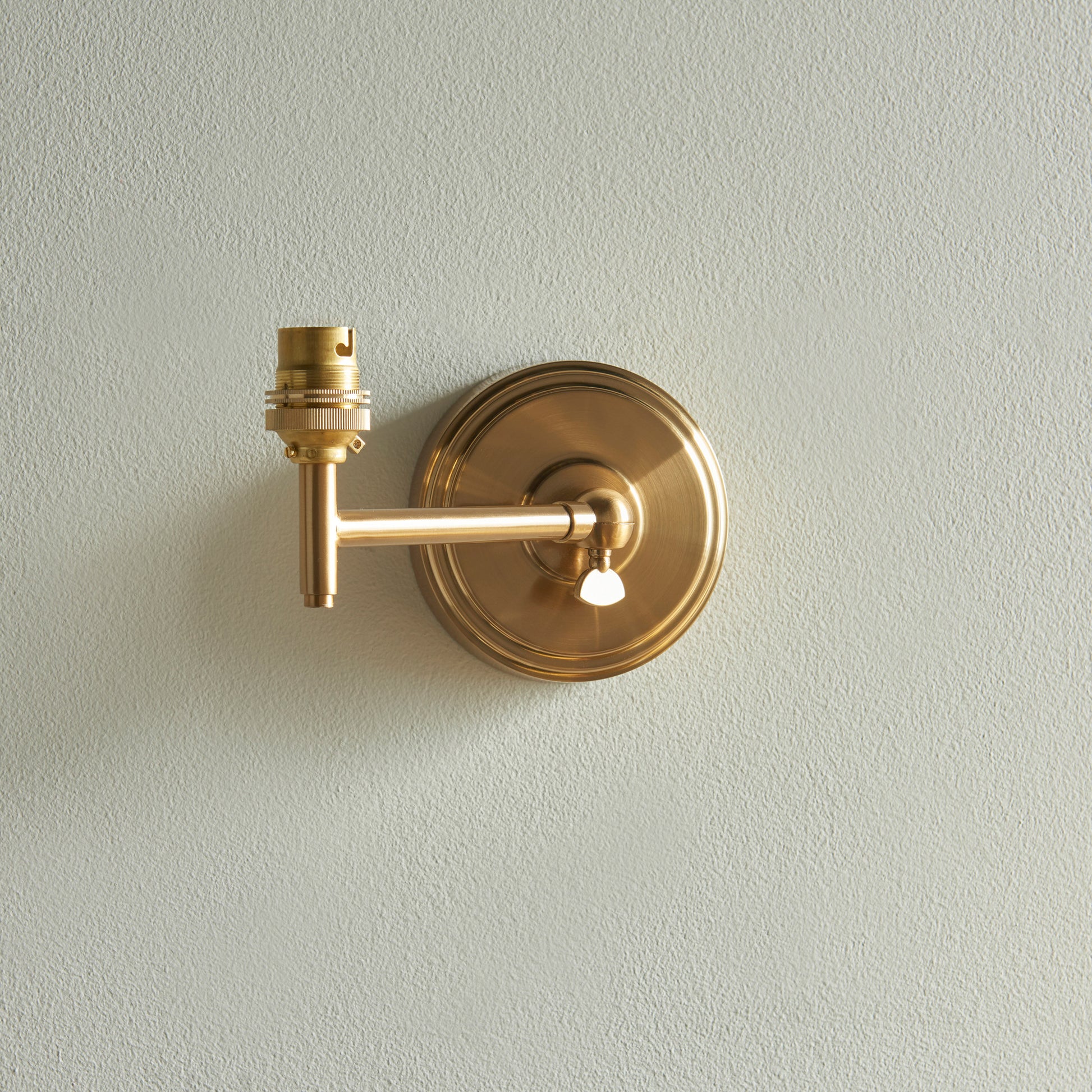 Step Fold 1 Wall Light Fitting Brushed Aged Brass – Brass