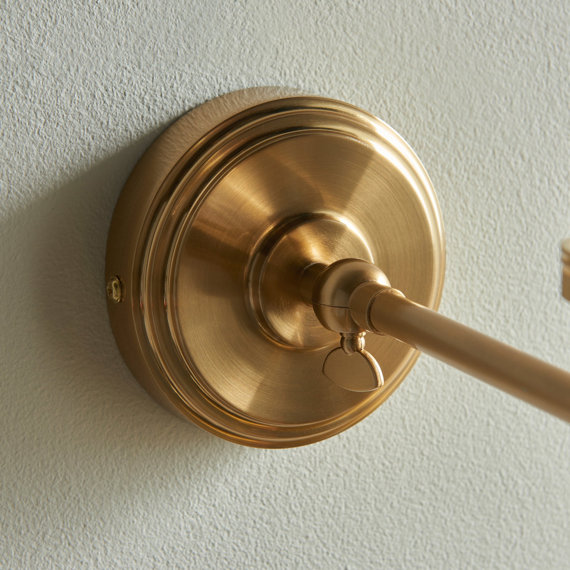 Step Fold 1 Wall Light Fitting Brushed Aged Brass – Brass