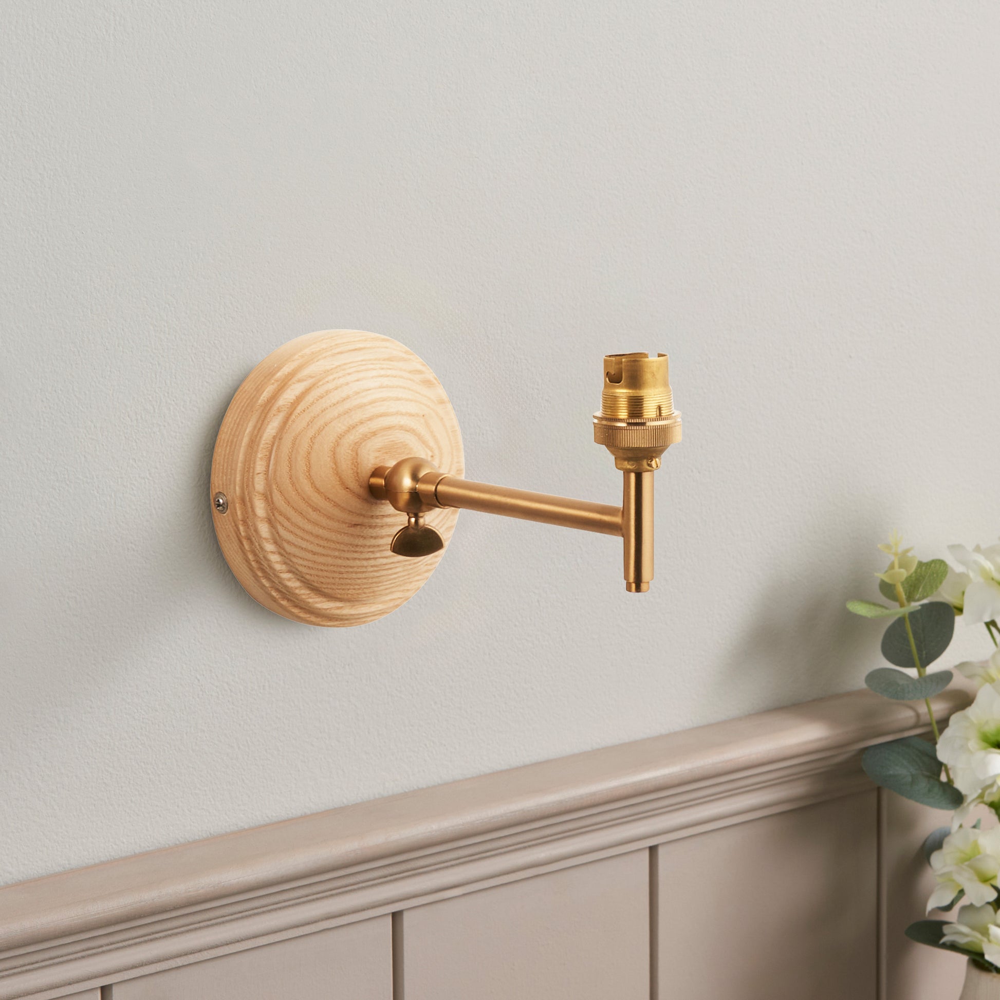 Wood Wing 1 Wall Light Fitting Brushed Aged Brass – Brass