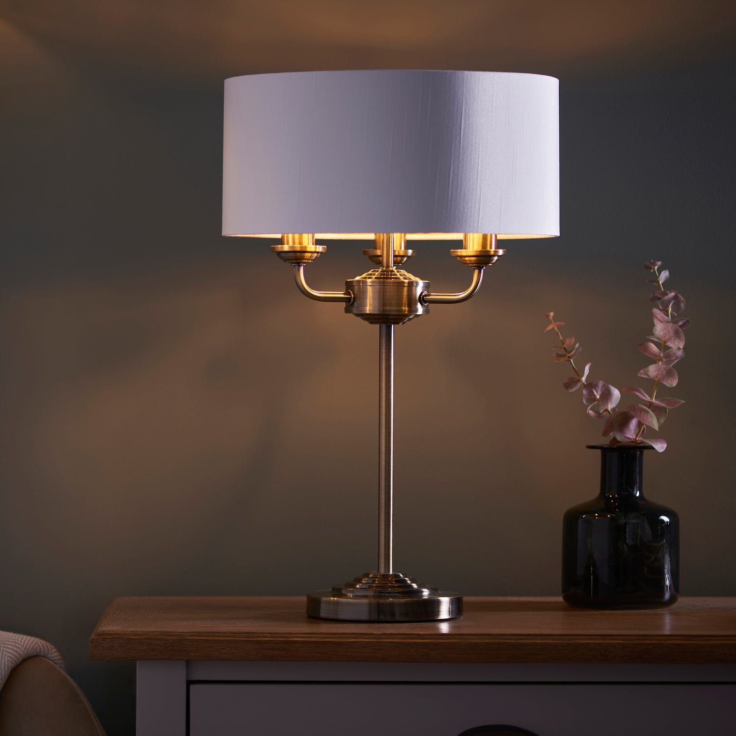 Highclere 3 Table Lamp Antique Brass – Brass