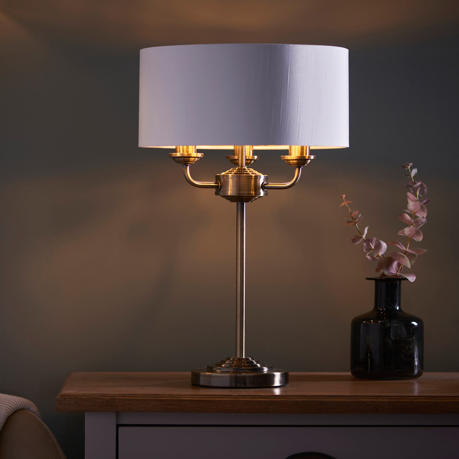 Highclere 3 Table Lamp Antique Brass – Brass