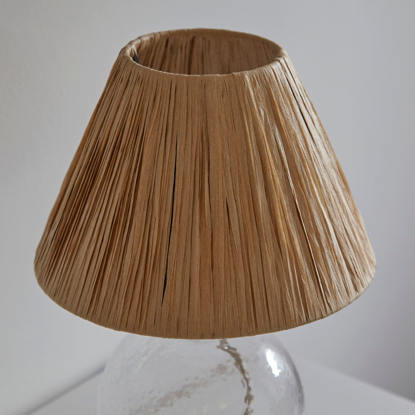 Lyra Table Lamp Clear / Natural Raffia – Natural