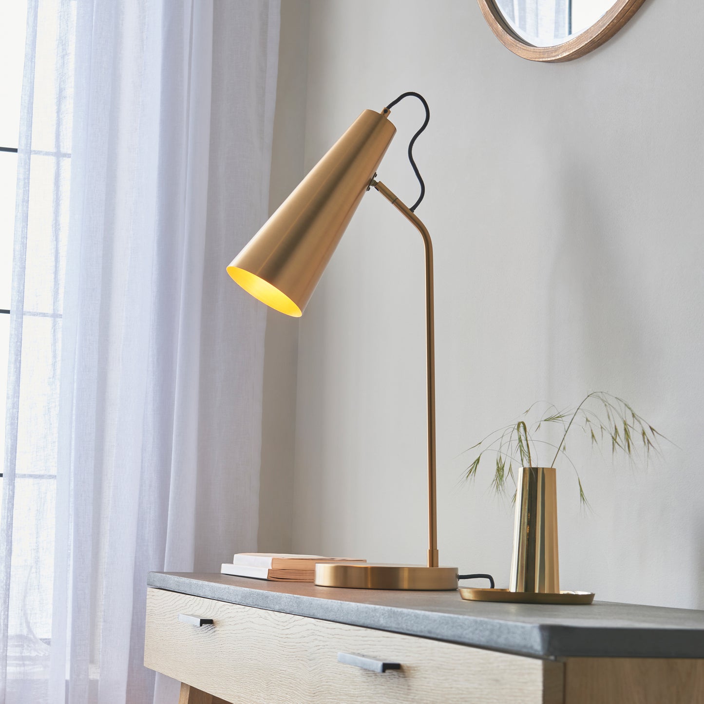 Karna 1 Table Lamp Antique Brass – Brass