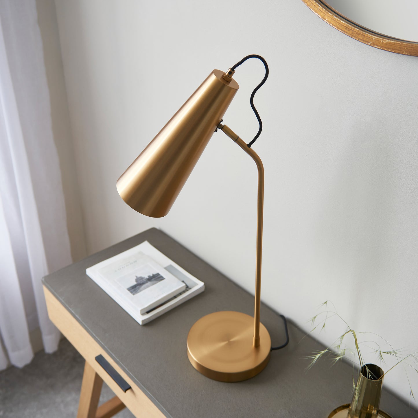 Karna 1 Table Lamp Antique Brass – Brass