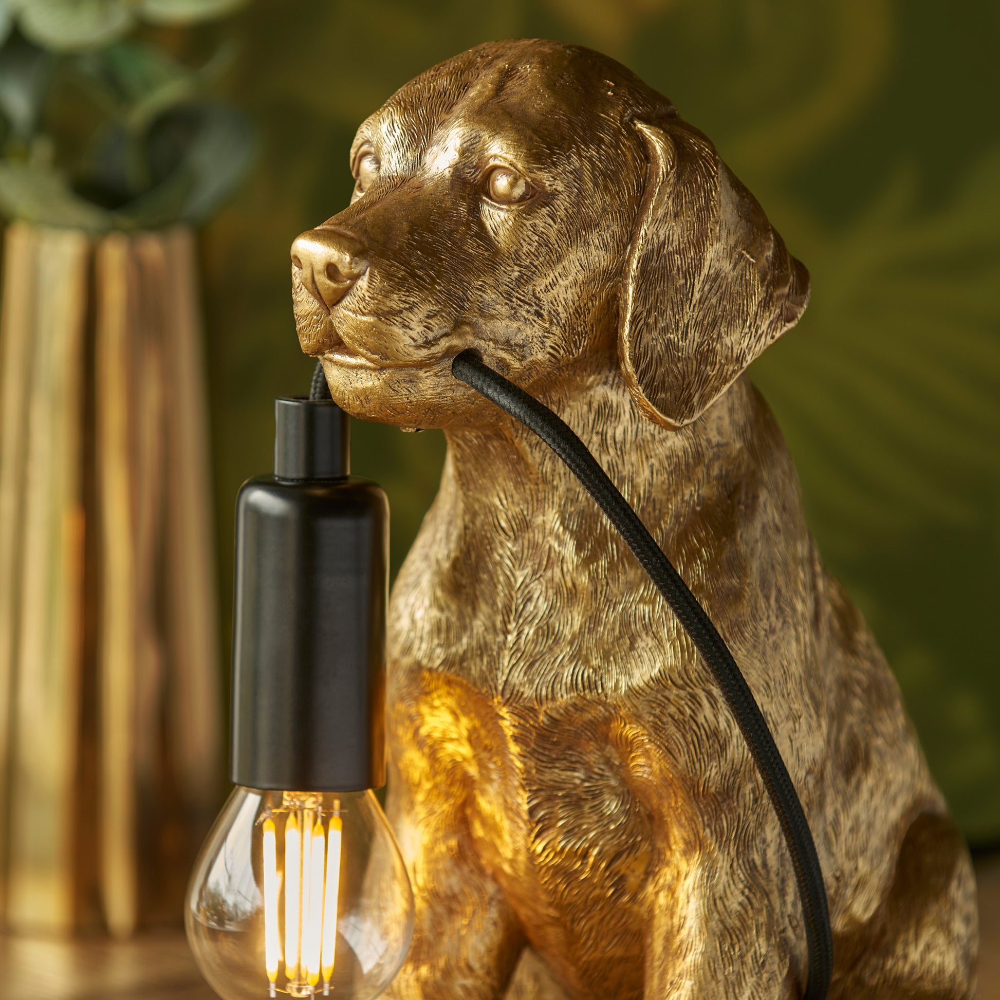 Labrador Puppy Table Lamp Vintage Gold – Gold