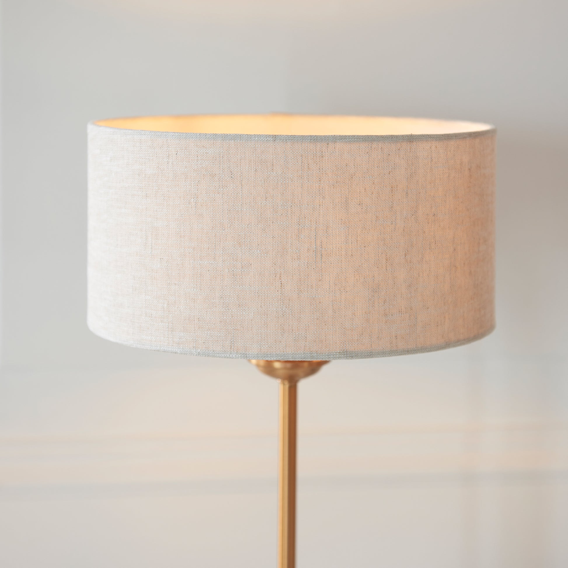 Highclere 1 Table Lamp Vintage Brass – Natural
