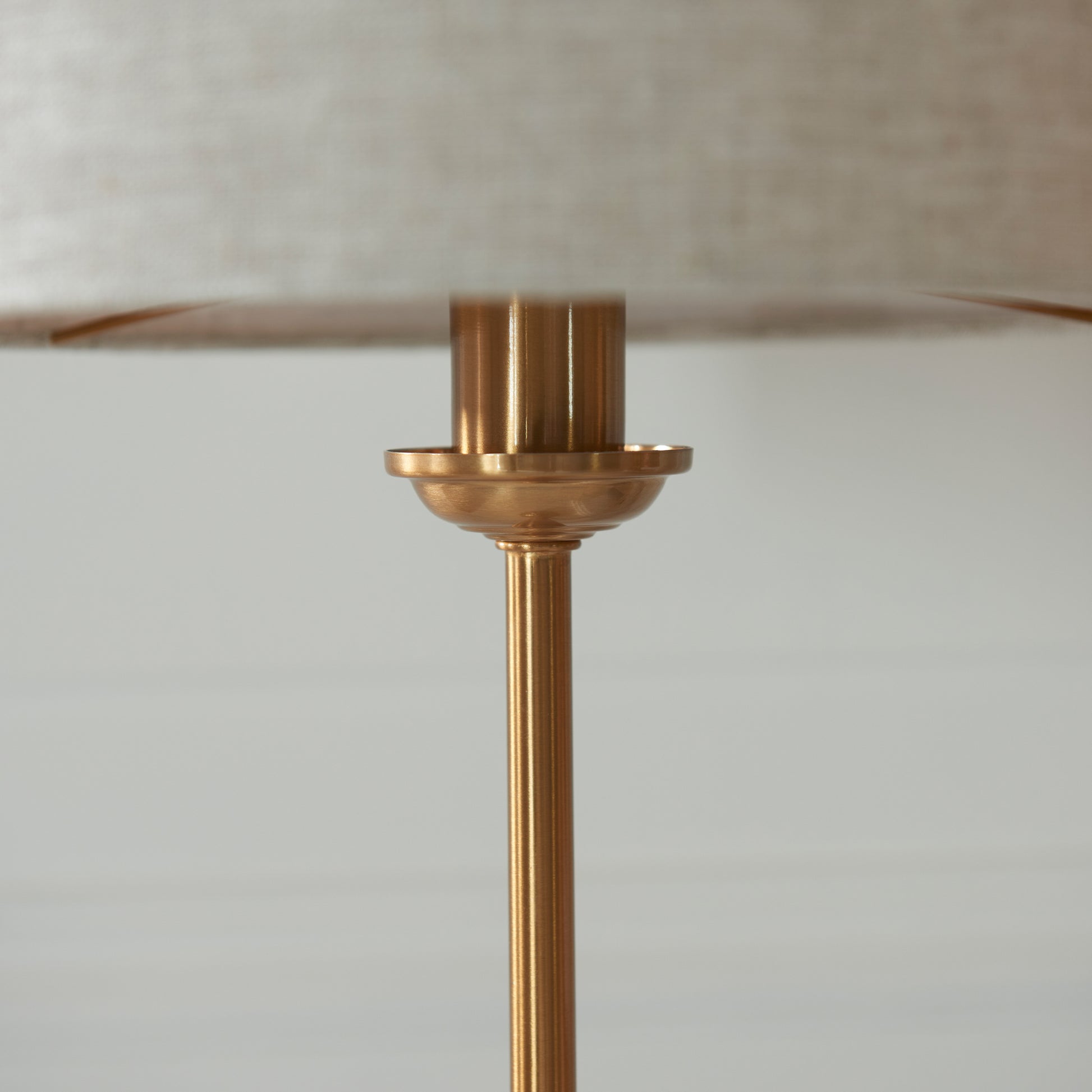 Highclere 1 Table Lamp Vintage Brass – Natural