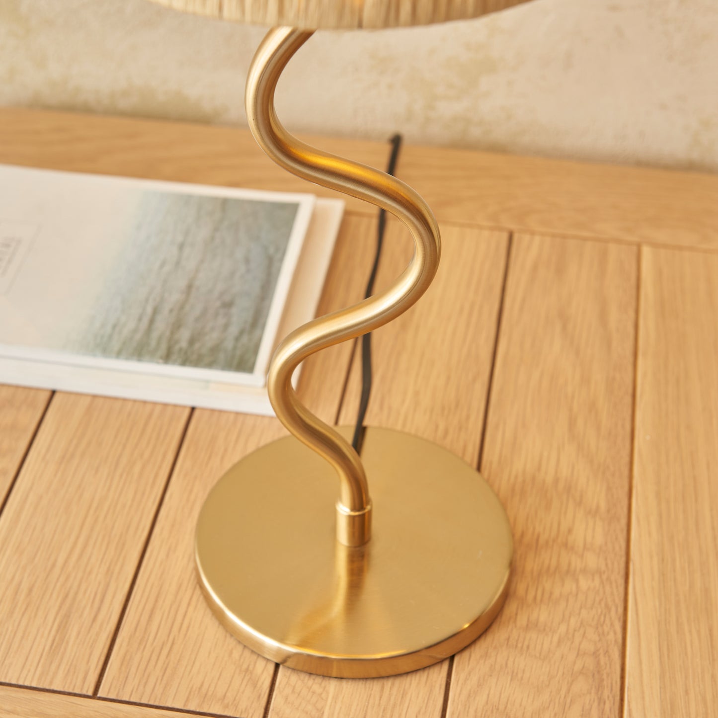Wriggle Table Lamp Brushed Aged Brass – Natural