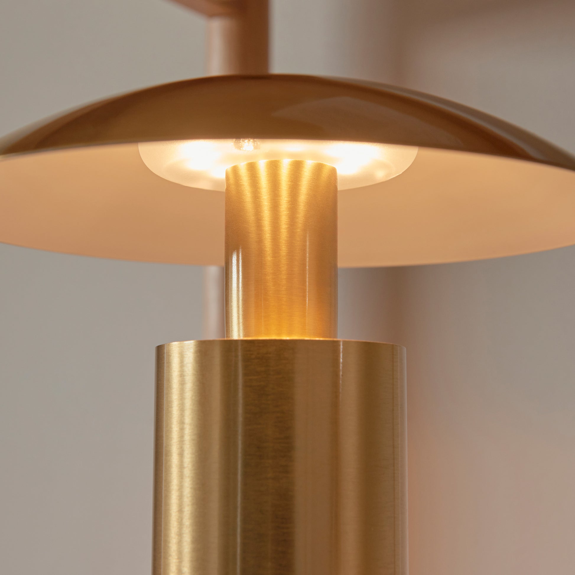 Sunset Rechargeable Table Lamp Brushed Gold – Gold