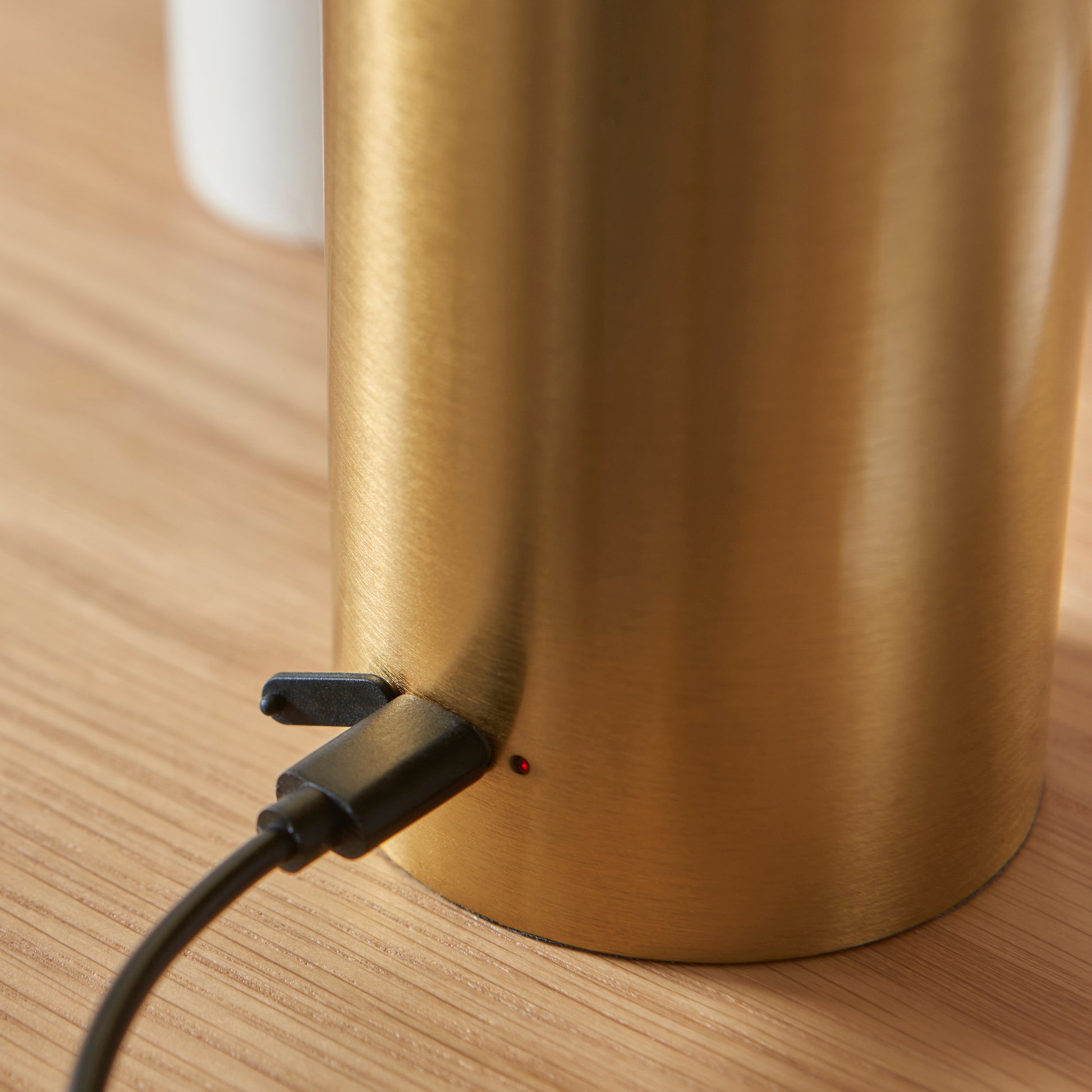 Sunset Rechargeable Table Lamp Brushed Gold – Gold
