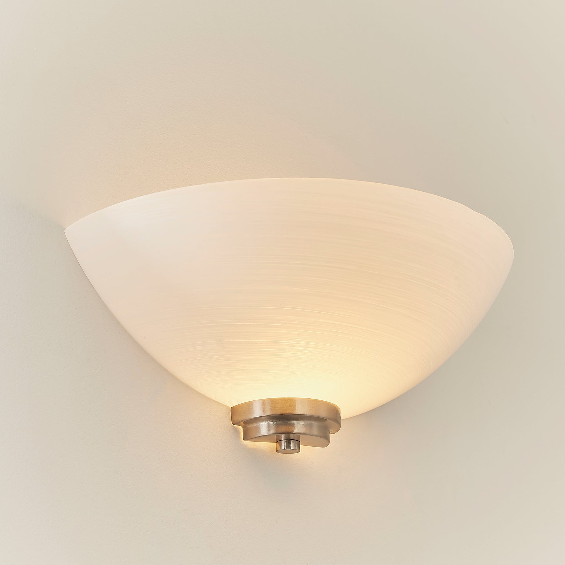 Welles Wall Light Satin Chrome – Chrome