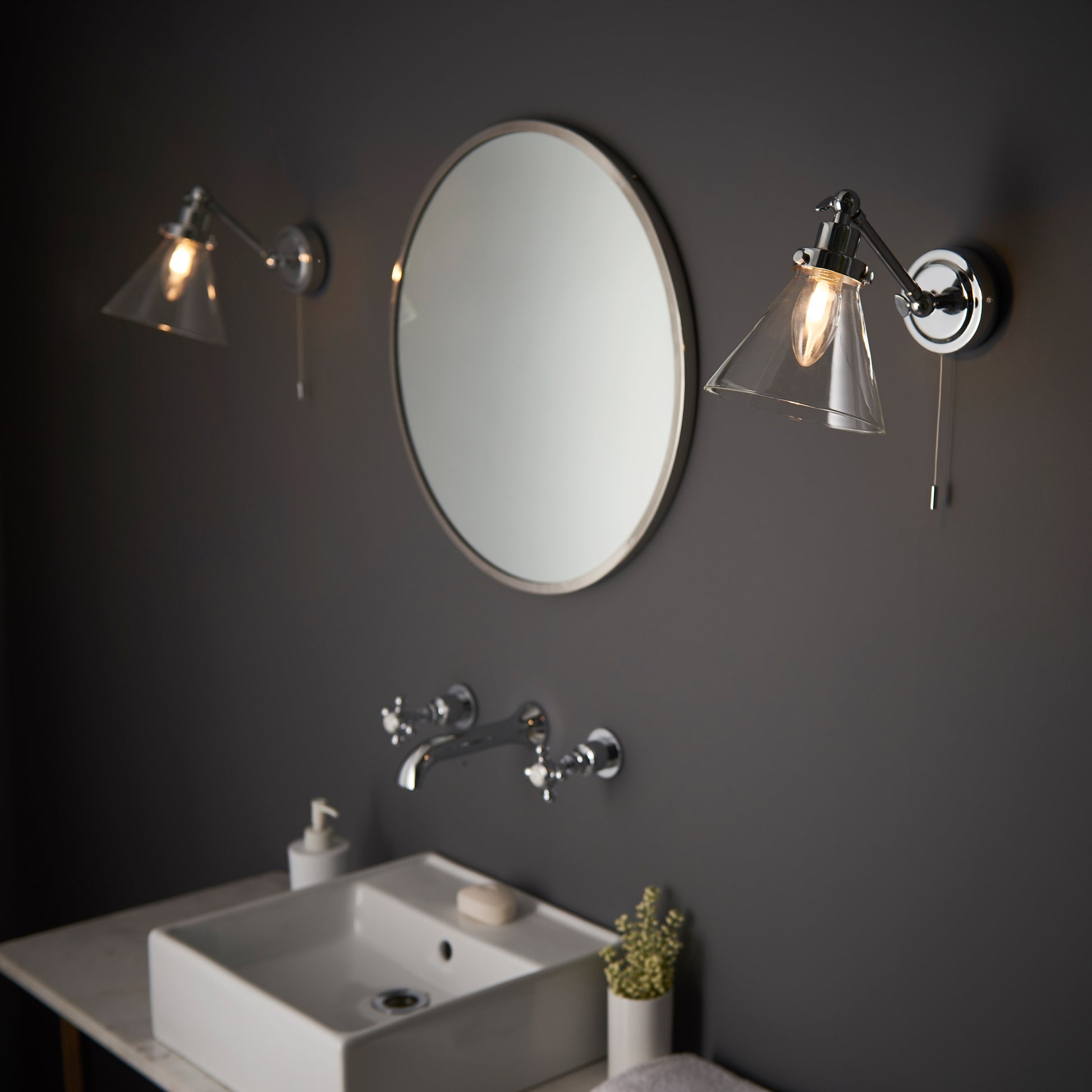 Faraday Bathroom 1 Wall Light Chrome – Chrome