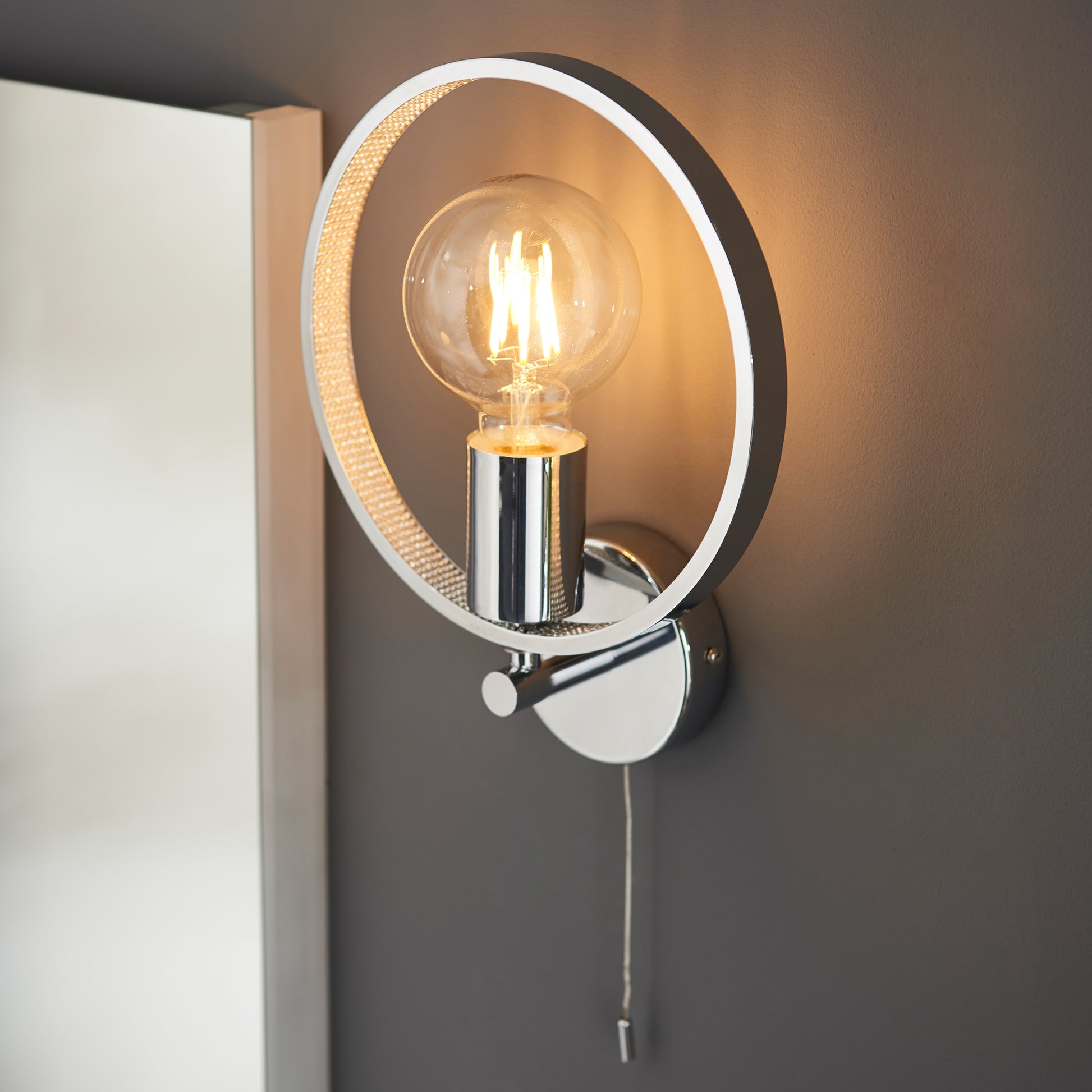 Merola Bathroom 1 Wall Light Chrome – Chrome