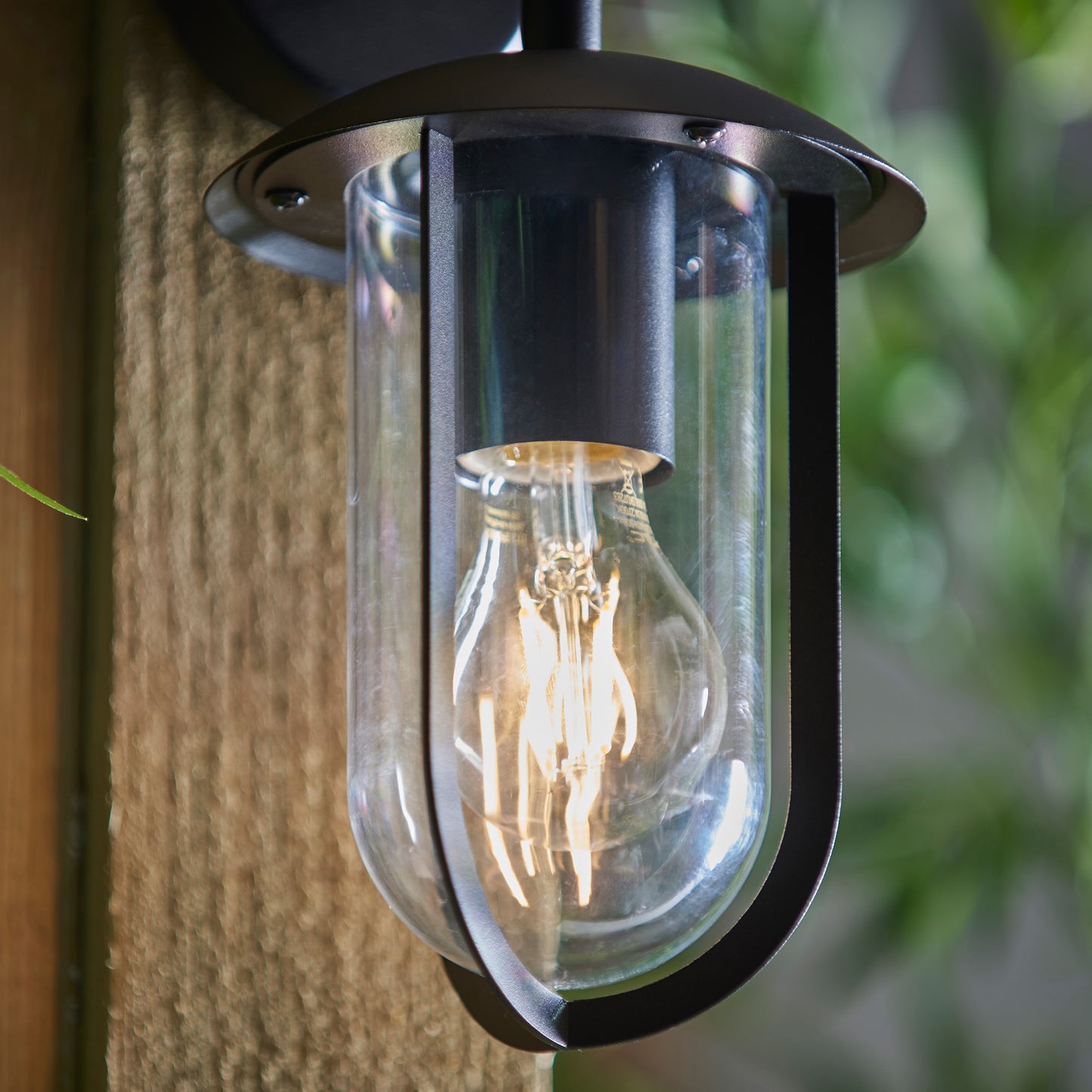 Quinn Outdoor 1 Wall Light – Black