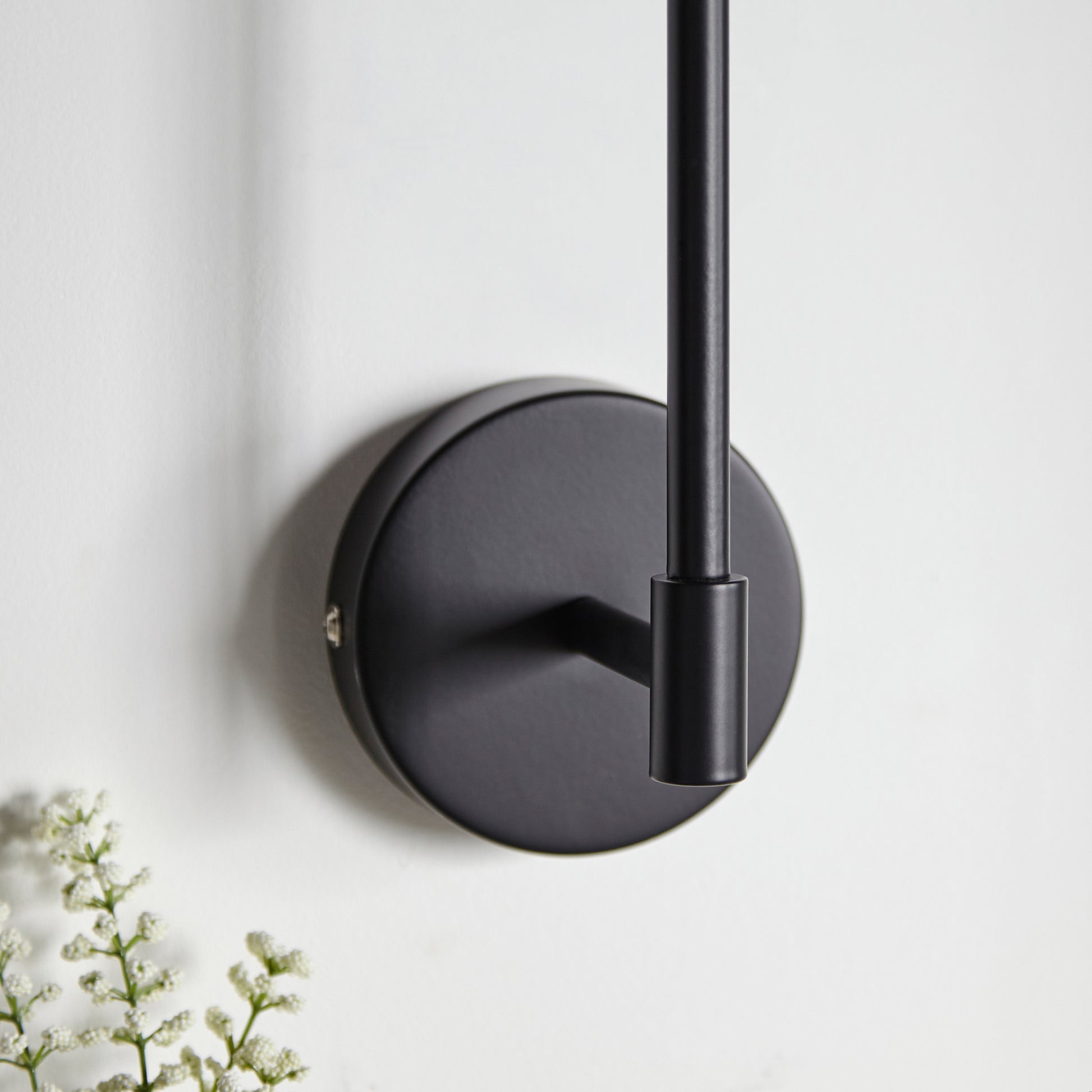 Sancerre 1 Wall Light Matt Black – White