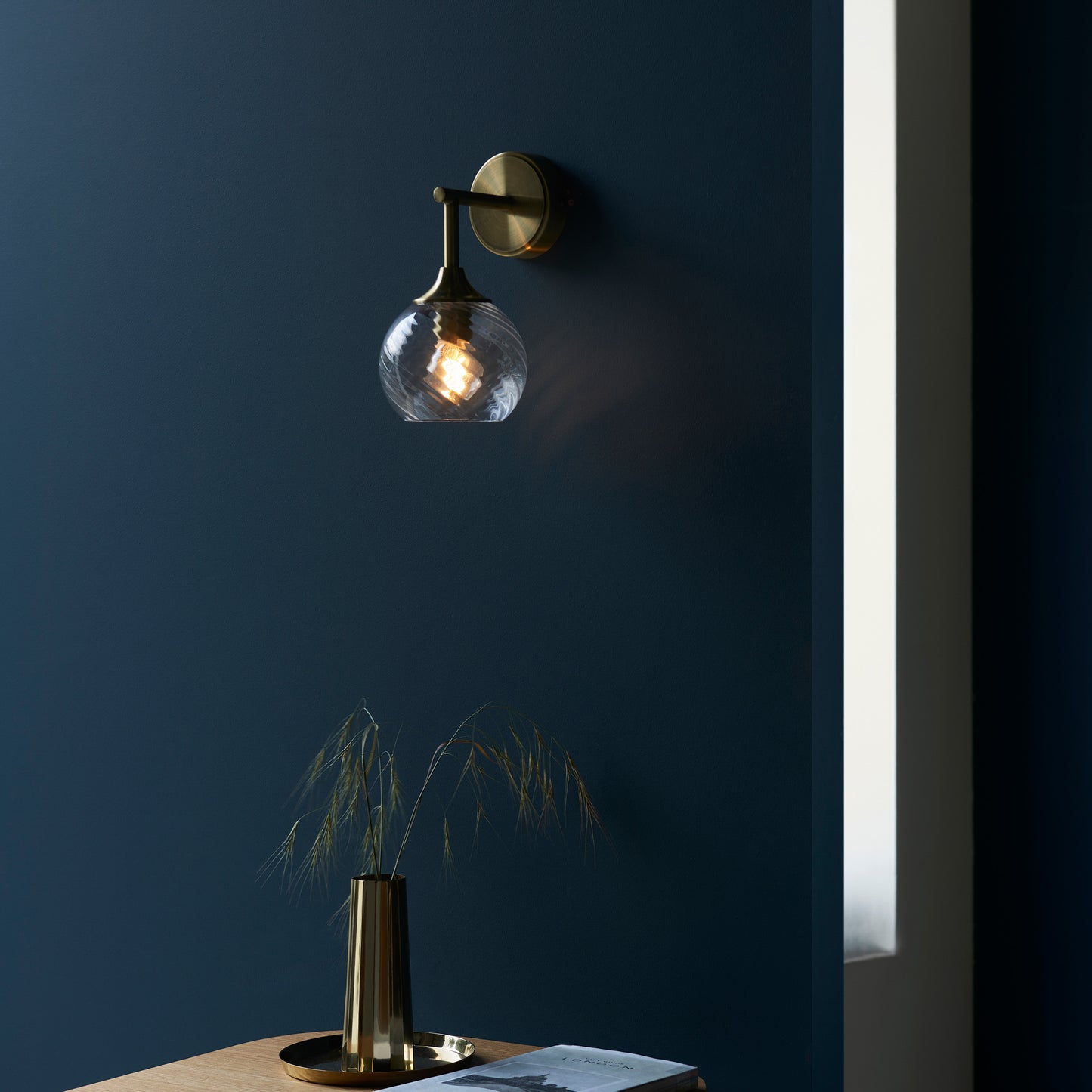 Allegra 1 Wall Light Antique Brass – Brass