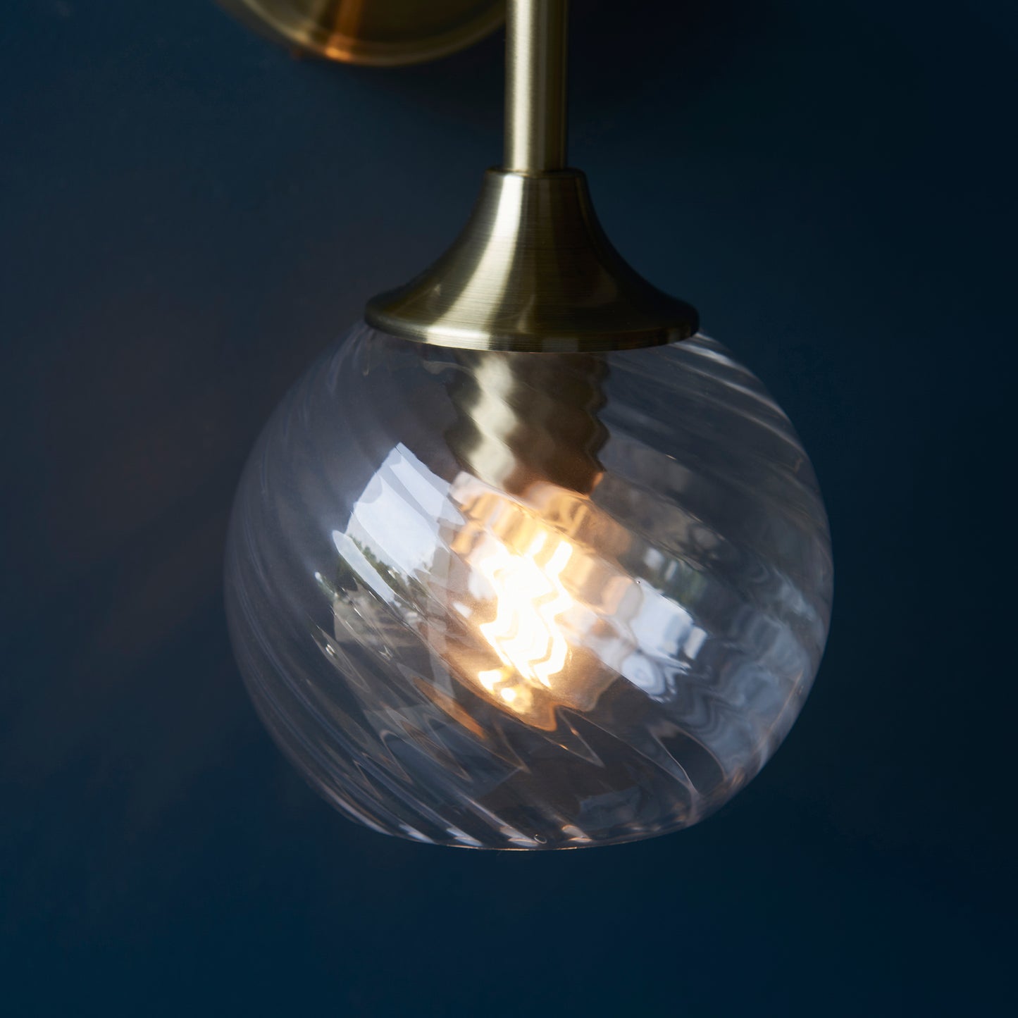 Allegra 1 Wall Light Antique Brass – Brass