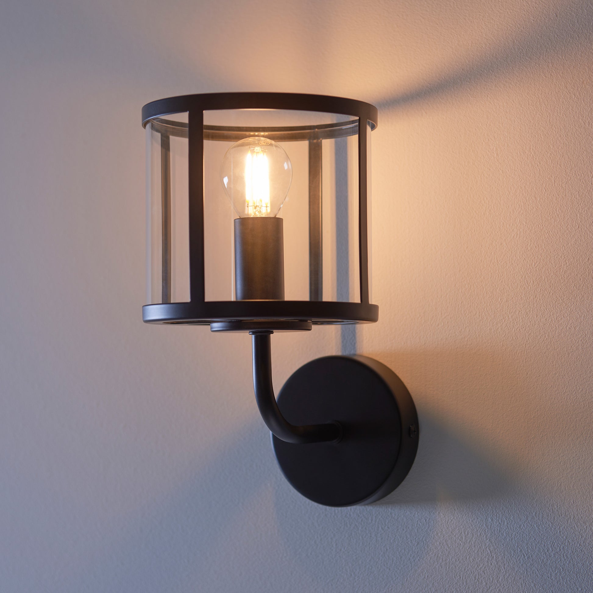 Hopton 1 Wall Light Black – Black