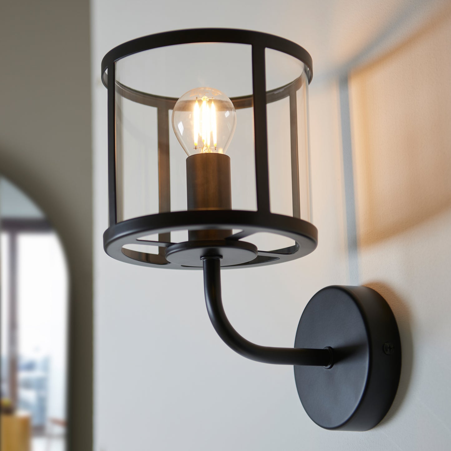Hopton 1 Wall Light Black – Black