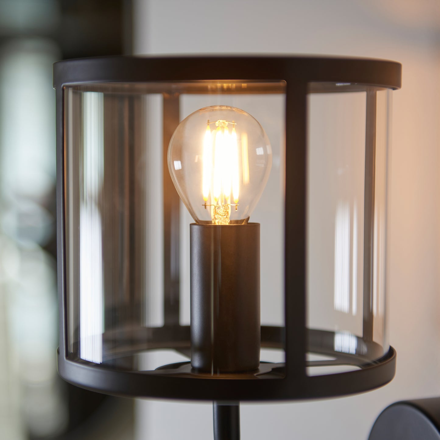 Hopton 1 Wall Light Black – Black