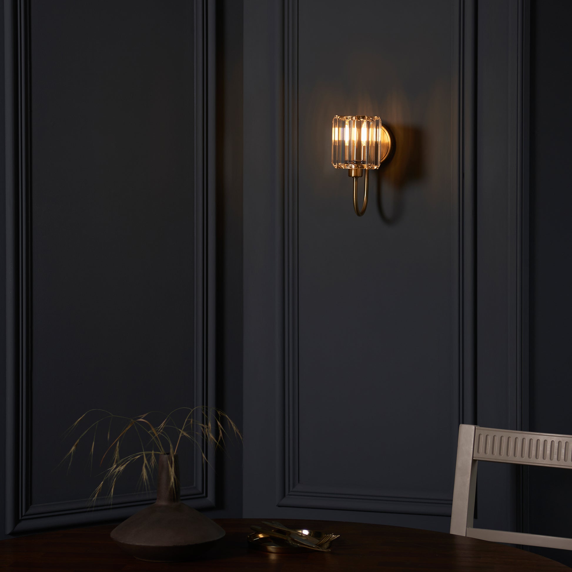Berenice 1 Wall Light Antique Brass – Brass