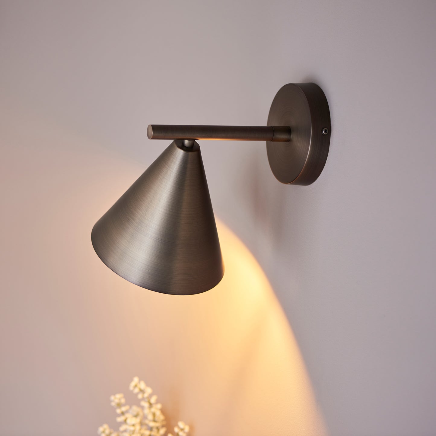 Cape Wall Light Antique Bronze – Bronze