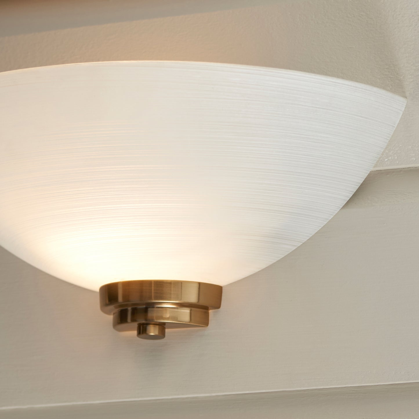 Welles 1 Wall Light Brushed Aged Brass – Brass