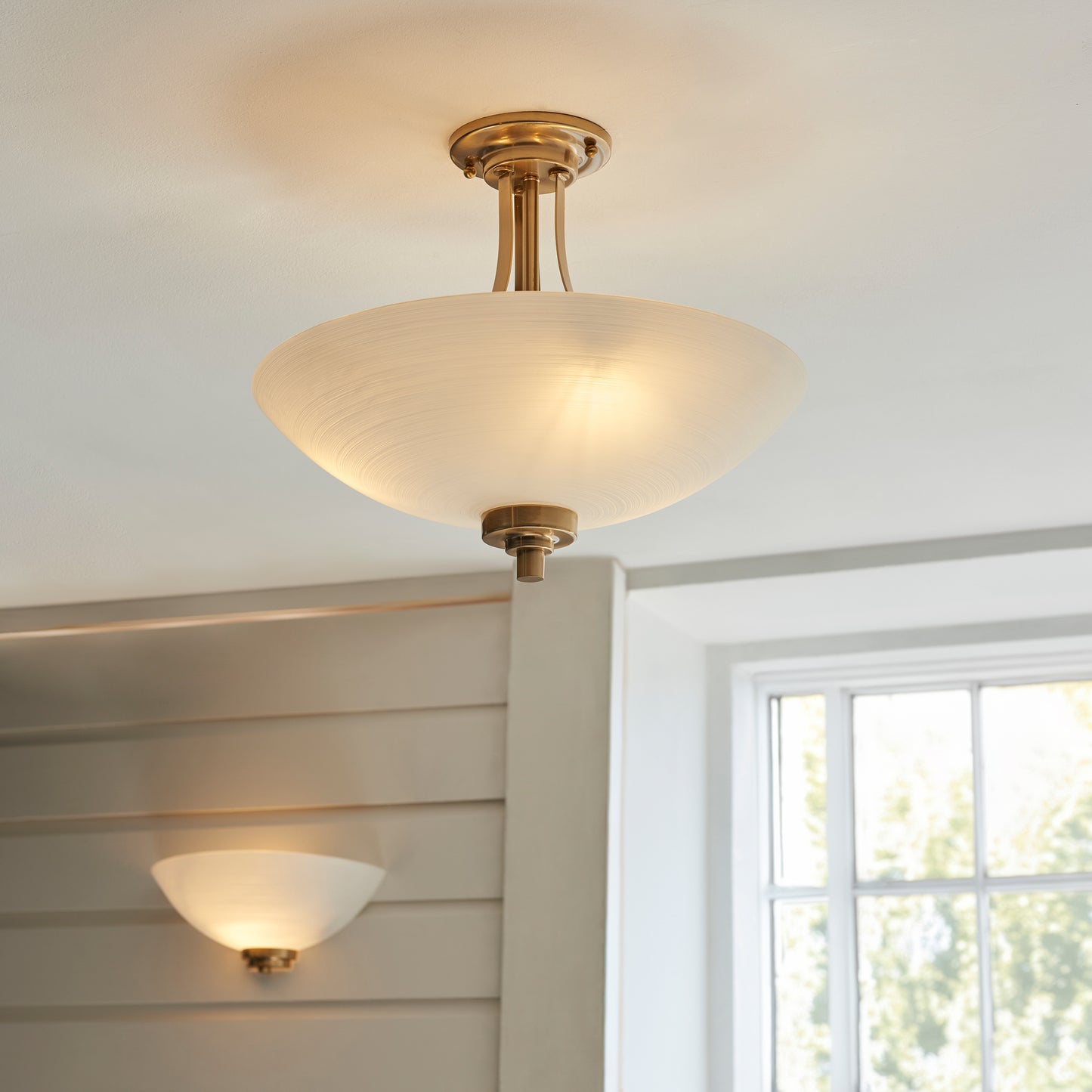 Welles 1 Wall Light Brushed Aged Brass – Brass