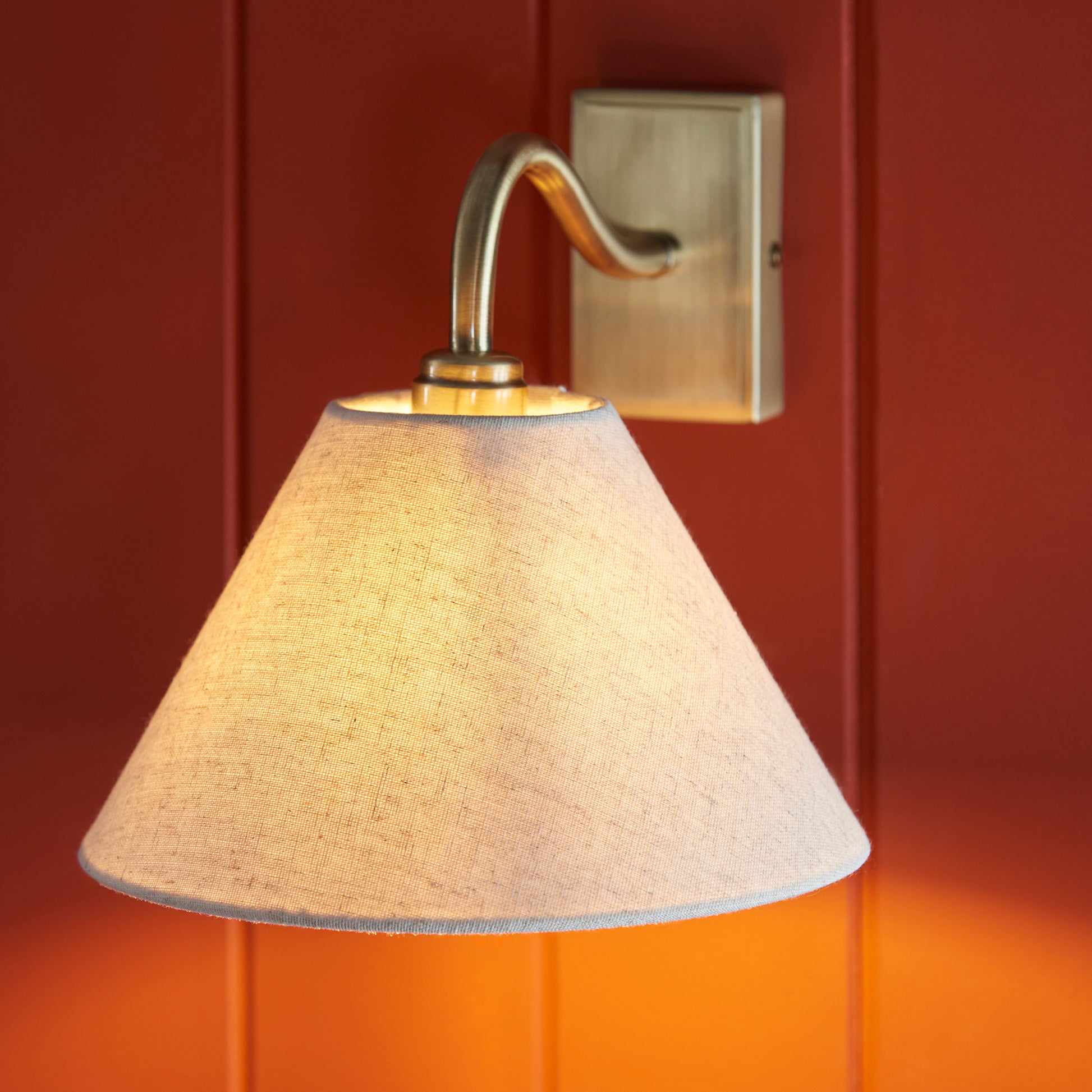 Knole Wall Light Antique Brass – Brass