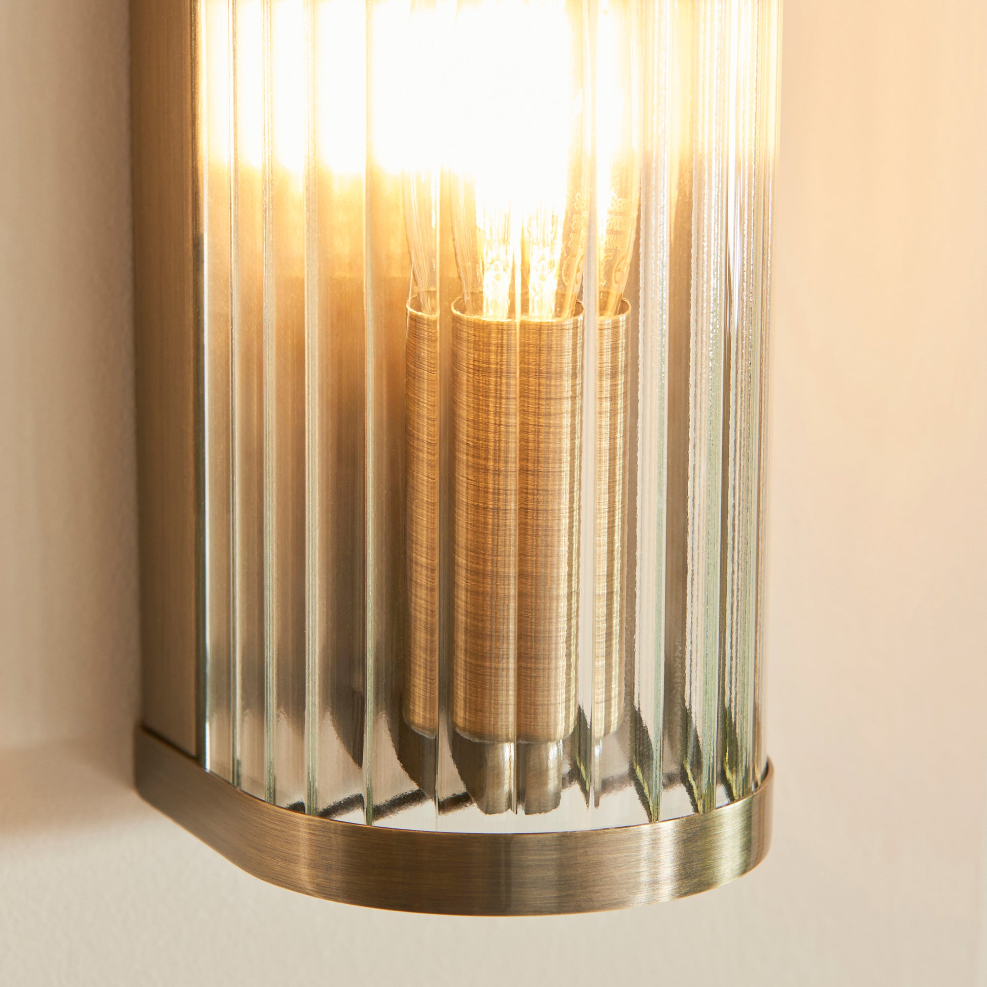 Ridgeton 1 Wall Light Antique Brass – Brass