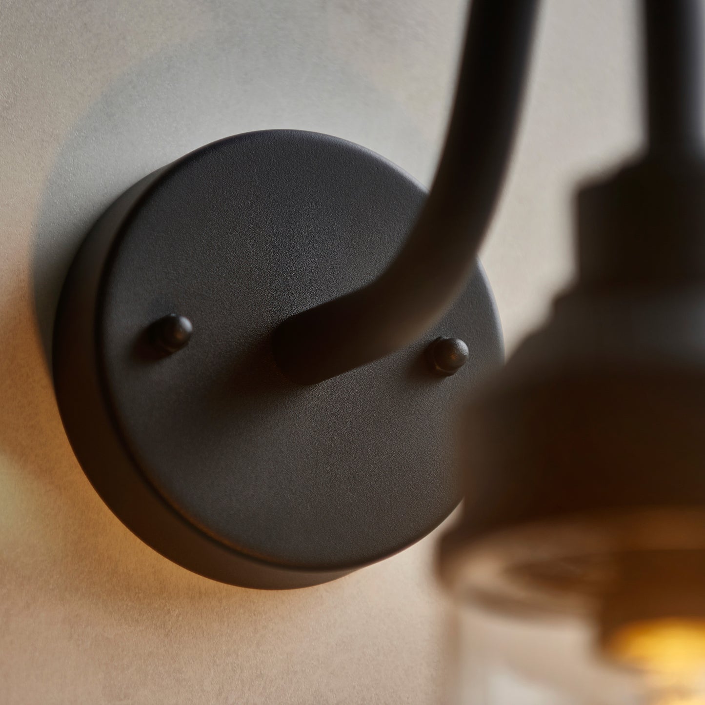 Truro Wall Light Textured Black – Black