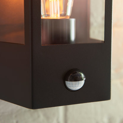 Huntington Outdoor Wall Light Matt Black – Black