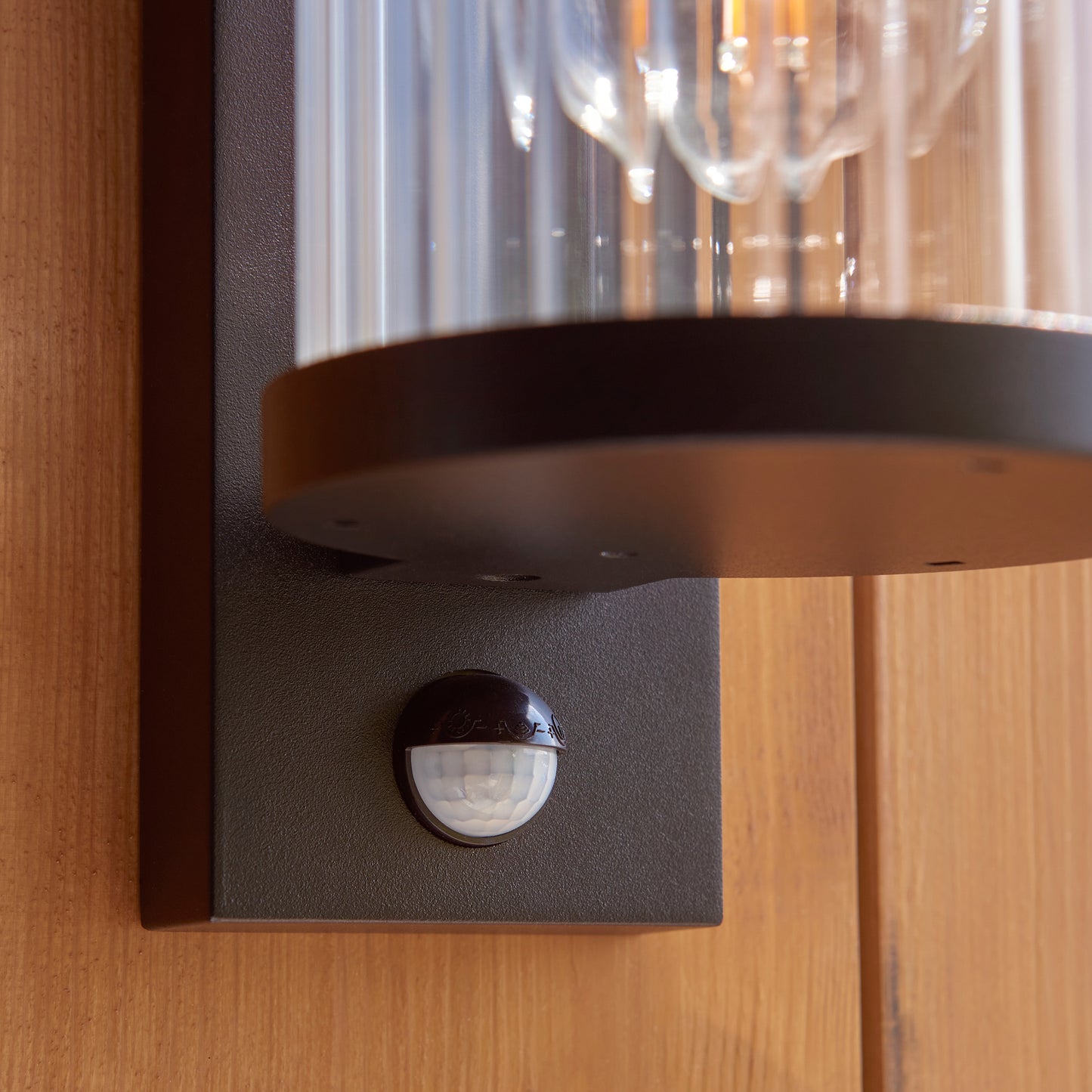 Newcombe Wall Light Matt Black – Black