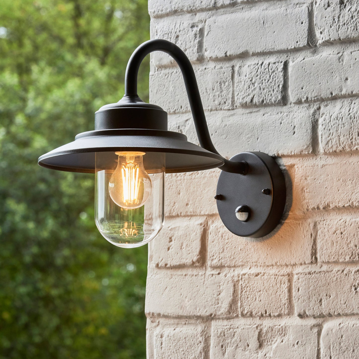 Thornton Wall Light Matt Black – Black