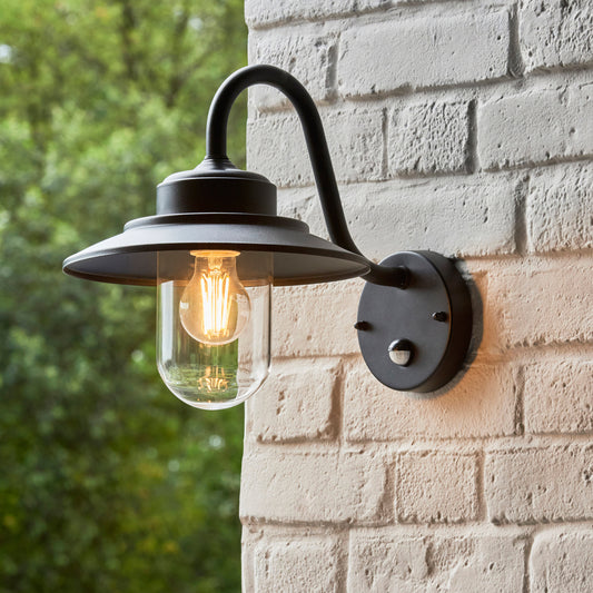 Thornton Wall Light Matt Black – Black