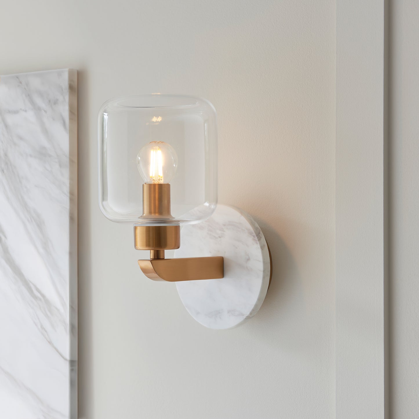 Travi Wall Light White Volakas Marble – White