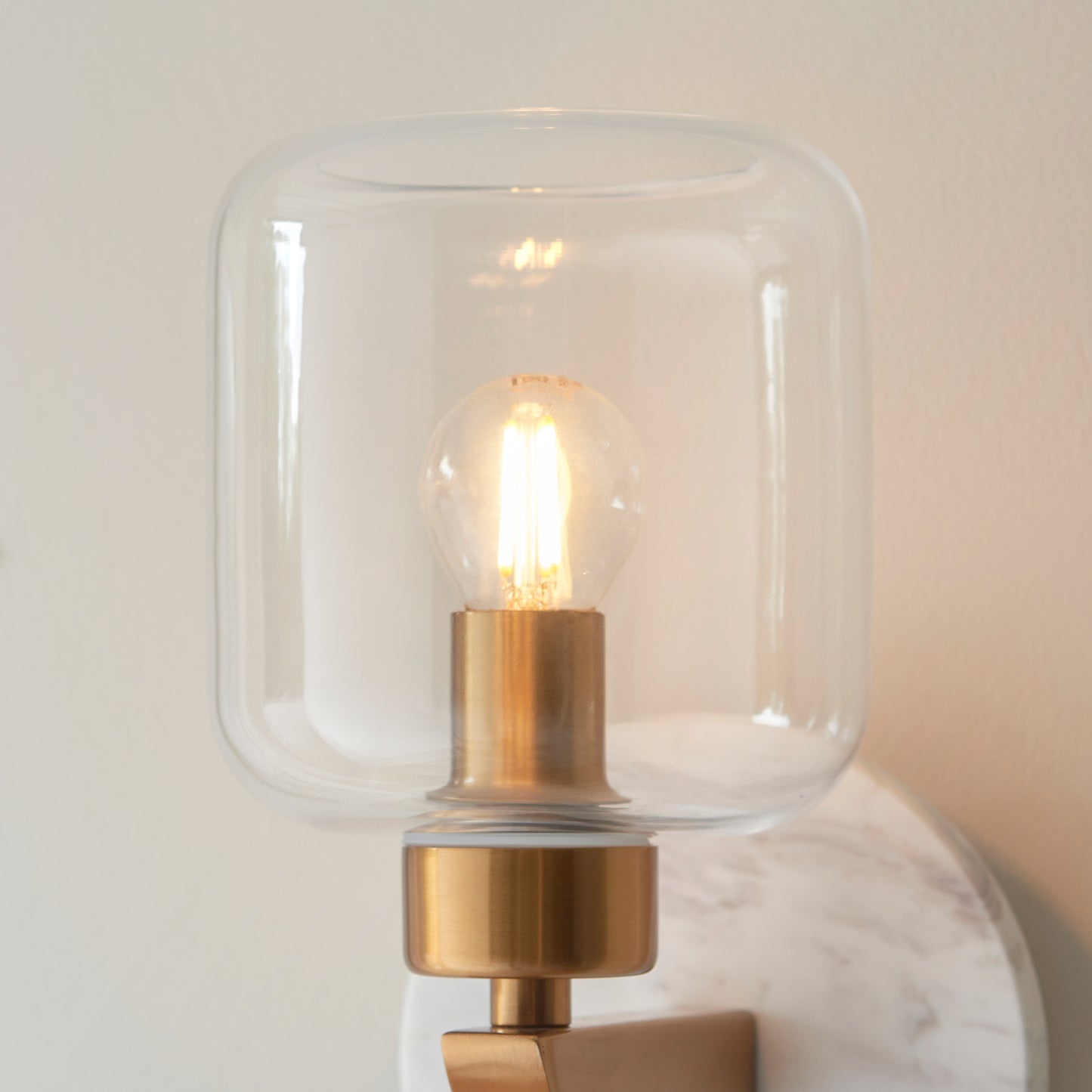 Travi Wall Light White Volakas Marble – White