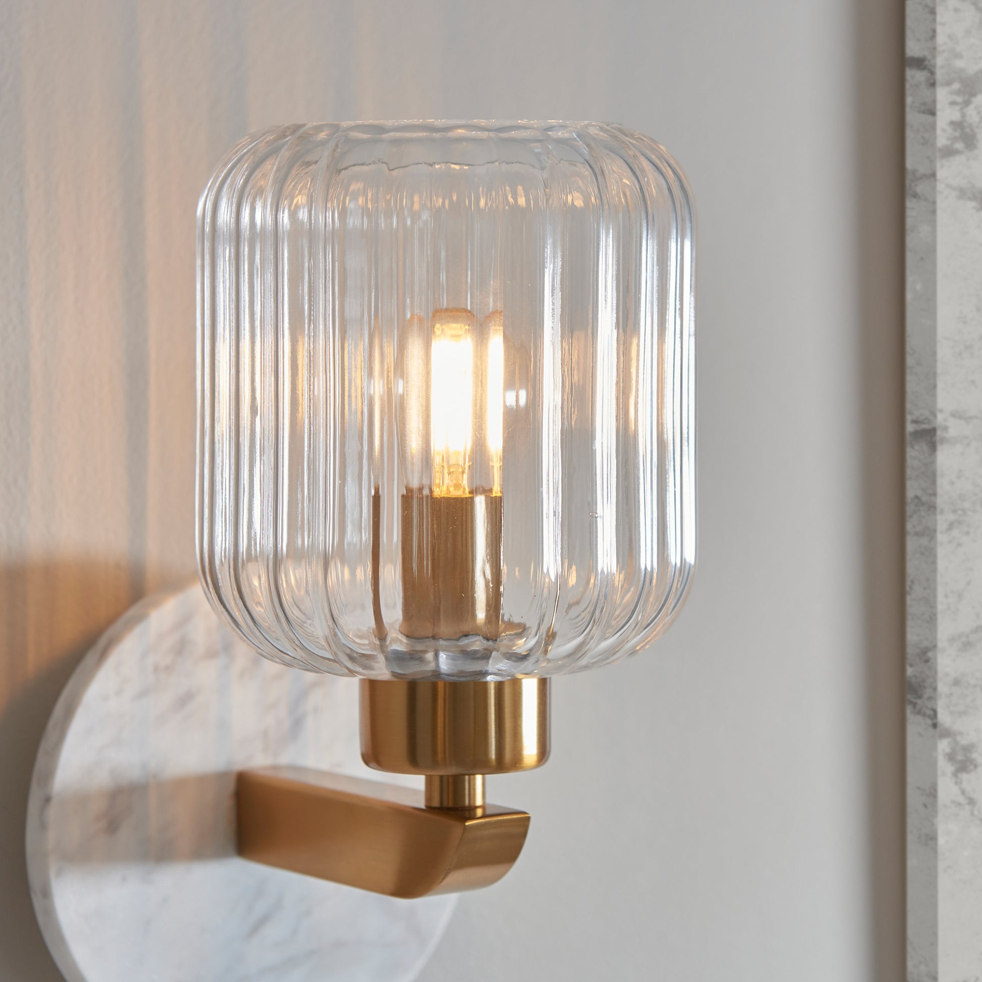 Travi Ribbed Wall Light White Volakas Marble – White