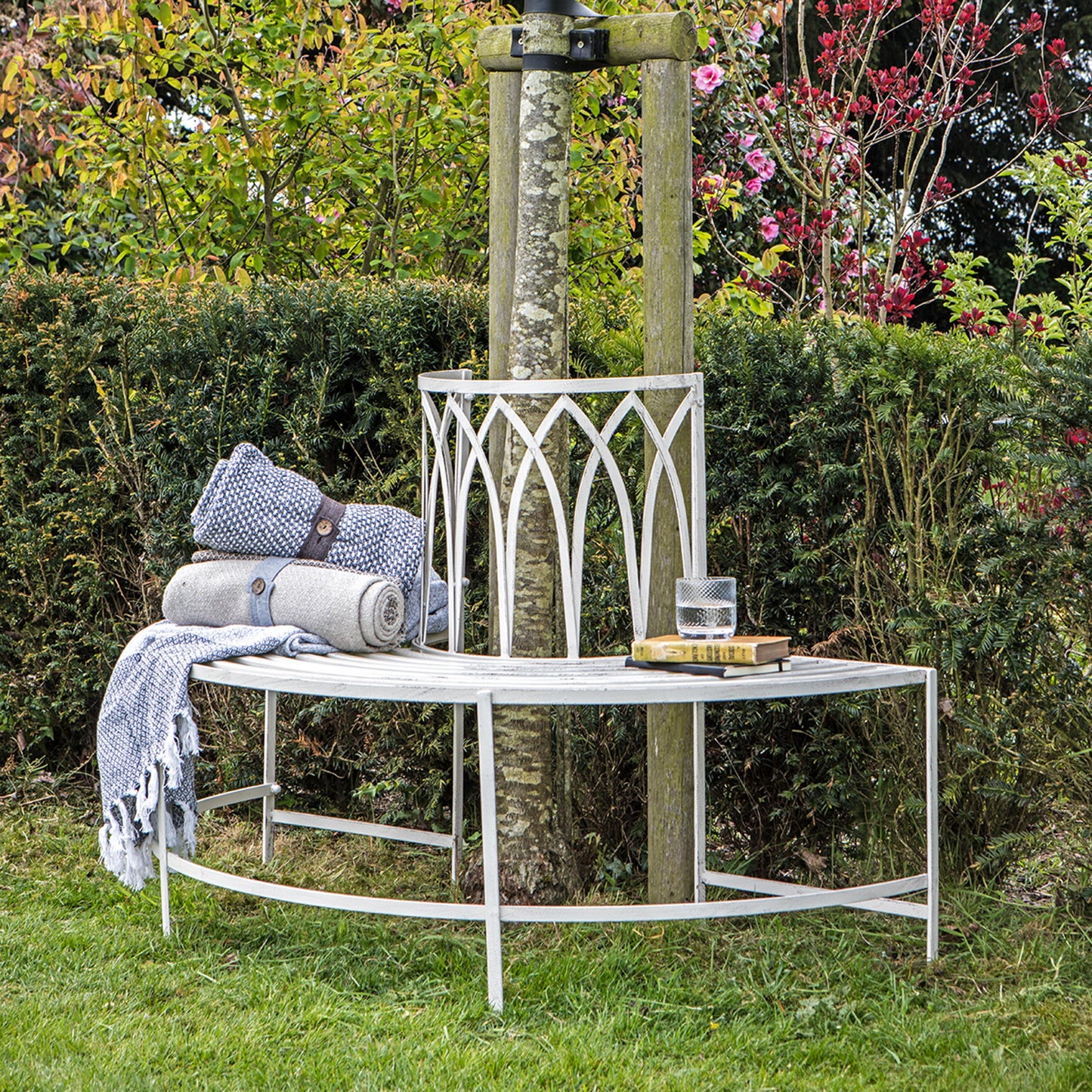 Alberoni Outdoor Tree Bench Seat Gatehouse – White