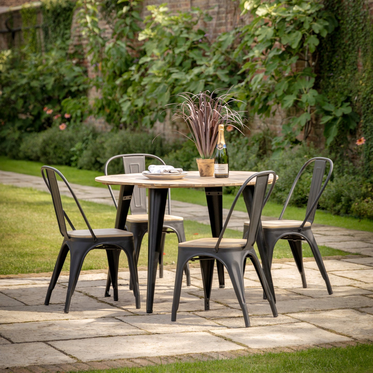 Ponza Round Dining Table